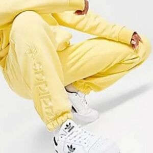 Rare!! ❤️NWT❤️Adidas Originals Adicolor Joggers HN8124 Yellow L Large